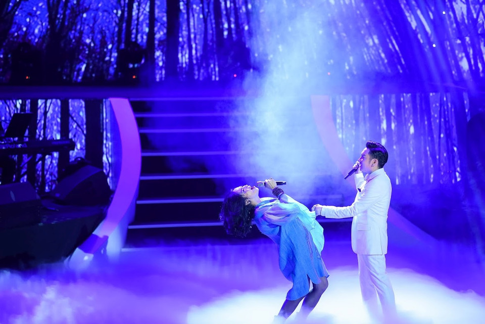 Thanh Lam 'phiêu' hết mình khi song ca cùng Quang Hà. (Ảnh:Vietnam+)