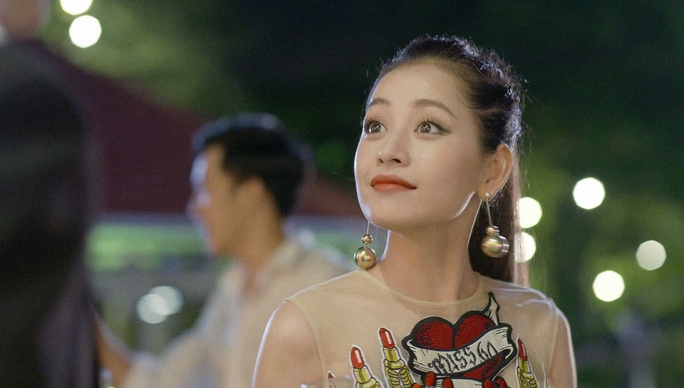 Chi Pu có tạo hình ấn tượng trong 'Mối tình đầu của tôi.' (Ảnh: ĐLP)