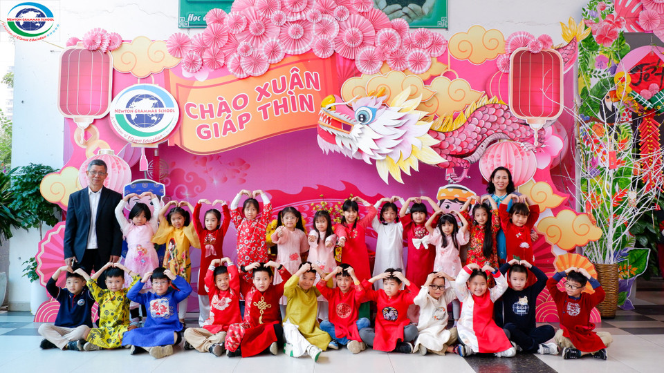 Trong không khí Tết Nguyên đán cận kề, các trường học ở Hà Nội đã có nhiều hoạt động trải nghiệm thú vị cho học sinh. (Ảnh: PV/Vietnam+).