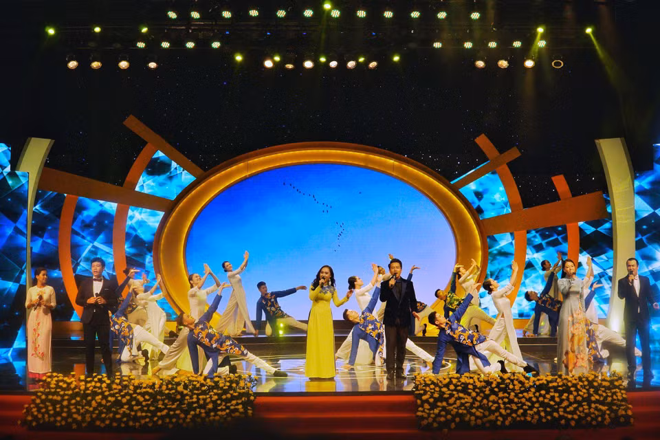 Lễ trao Giải Báo chí quốc gia lần thứ 13 (năm 2018) đã được tổ chức trang trọng tại Hà Nội tối 21/6 nhân kỷ niệm 94 năm Ngày Báo chí cách mạng Việt Nam (21/6/1925-21/6/2019). (Ảnh: Minh Hiếu/Vietnam+)