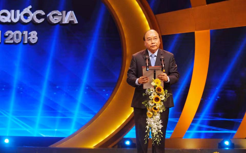 Thủ tướng Nguyễn Xuân Phúc phát biểu tại Lễ trao Giải Báo chí Quốc gia lần thứ 13 - năm 2018. (Ảnh: Minh Hiếu/Vietnam+)