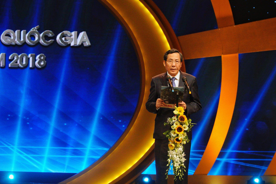 Nhà báo Thuận Hữu - Tổng Biên tập báo Nhân Dân, Phó Trưởng ban Tuyên giáo Trung ương, Chủ tịch Hội Nhà báo Việt Nam, Chủ tịch Hội đồng chung khảo cho biết, mặt bằng chất lượng chung các tác phẩm dự giải năm nay đồng đều hơn. (Ảnh: Minh Hiếu/Vietnam+)