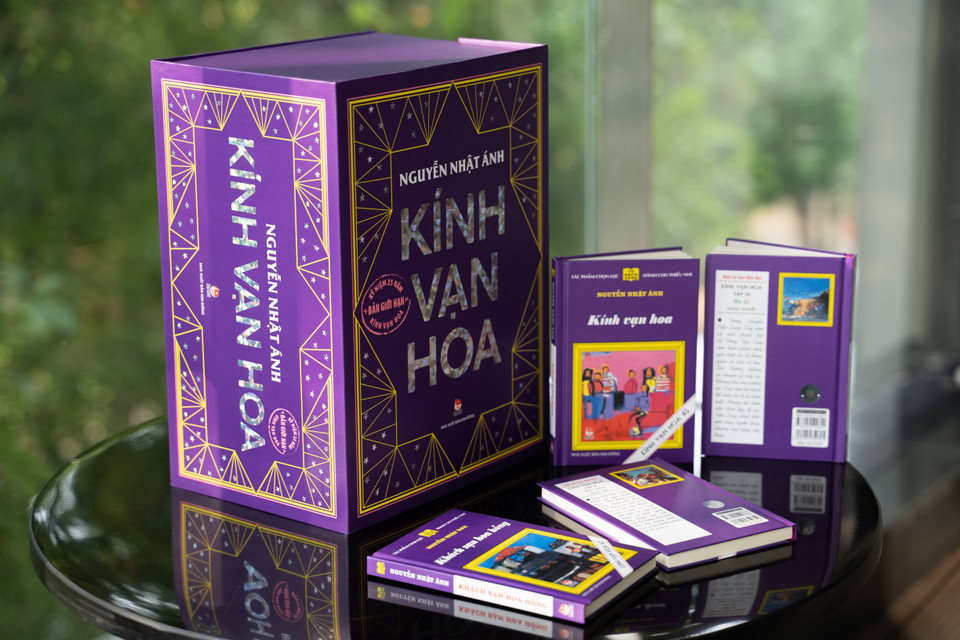 Nhân dịp kỷ niệm 25 năm ra mắt tập đầu tiên trong bộ truyện dài "Kính vạn hoa," Nhà xuất bản Kim Đồng ra mắt độc giả bộ ấn phẩm "Kính vạn hoa" 45 tập theo bản in lần đầu tiên. (Ảnh: Kim Đồng)