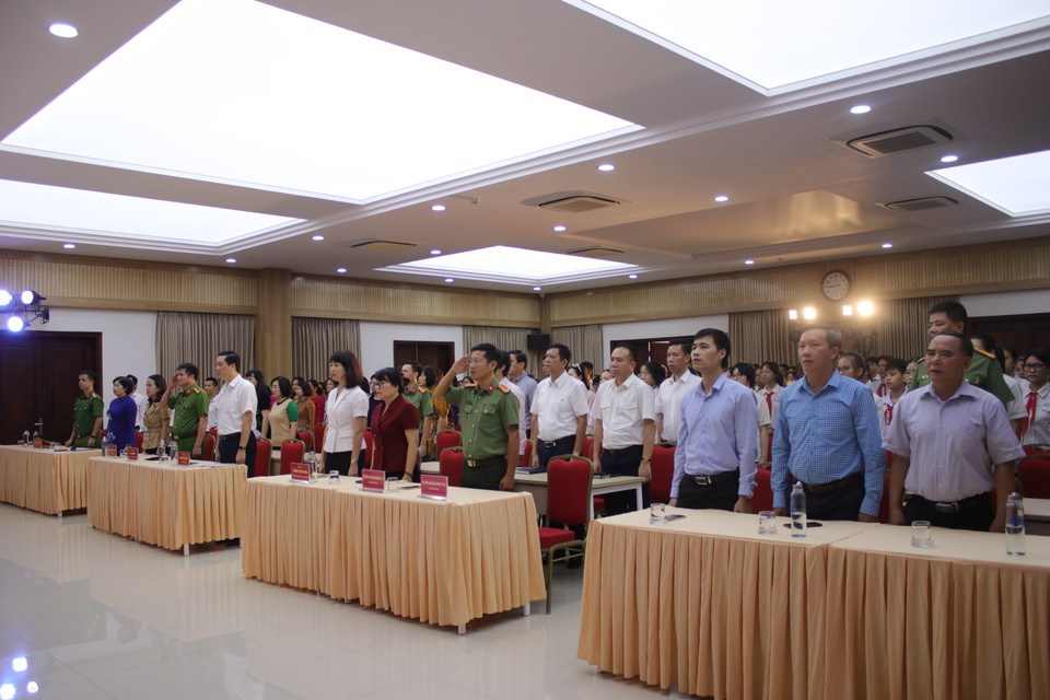 Ngày hội do nhà trường phối hợp quận Hoàn Kiếm và phường Hàng Bài tổ chức, với sự tham gia của đại diện công an, ban tuyên giáo quận… (Ảnh: Minh Anh/Vietnam+)