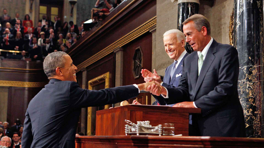 Ông Obama chào địch thủ chính trị, Chủ tịch Hạ viện Boehner (phải) (Ảnh: AP)