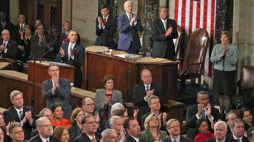 Cả khán phòng đứng dậy để bày tỏ lòng kính trọng với Trung sĩ Remsburg. (Ảnh: Getty Images)