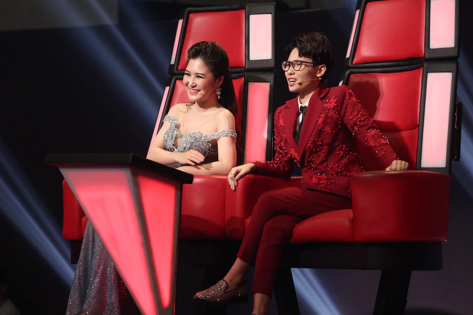 Cặp đôi huấn luyện viên Hương Tràm-Tiên Cookie. (Ảnh: BTC)