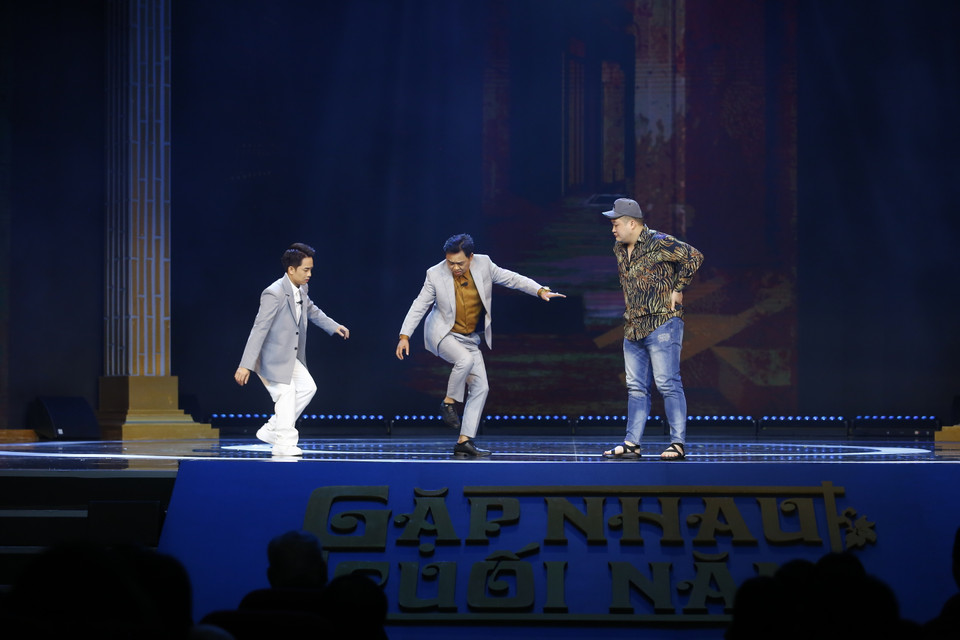 Chương trình vẫn giữ được nét đặc trưng là tiếng cười châm biếm, đả kích. (Ảnh: CTV/Vietnam+)