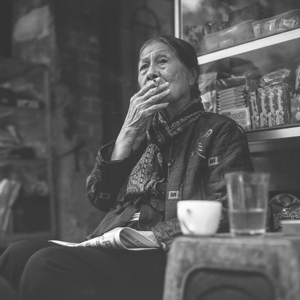 'Vài thập niên trước, những chiếc máy ảnh chụp film và những cuộn film từng gắn bó với hầu hết người yêu ảnh. Một trong những điều thú vị làm cảm giác hồi hộp chờ đợi thành quả của chính mình sau những công đoạn tráng rửa, in ấn để cho ra tấm hình cuối cùng,' đại diện ban tổ chức chia sẻ. (Ảnh: BTC cung cấp)