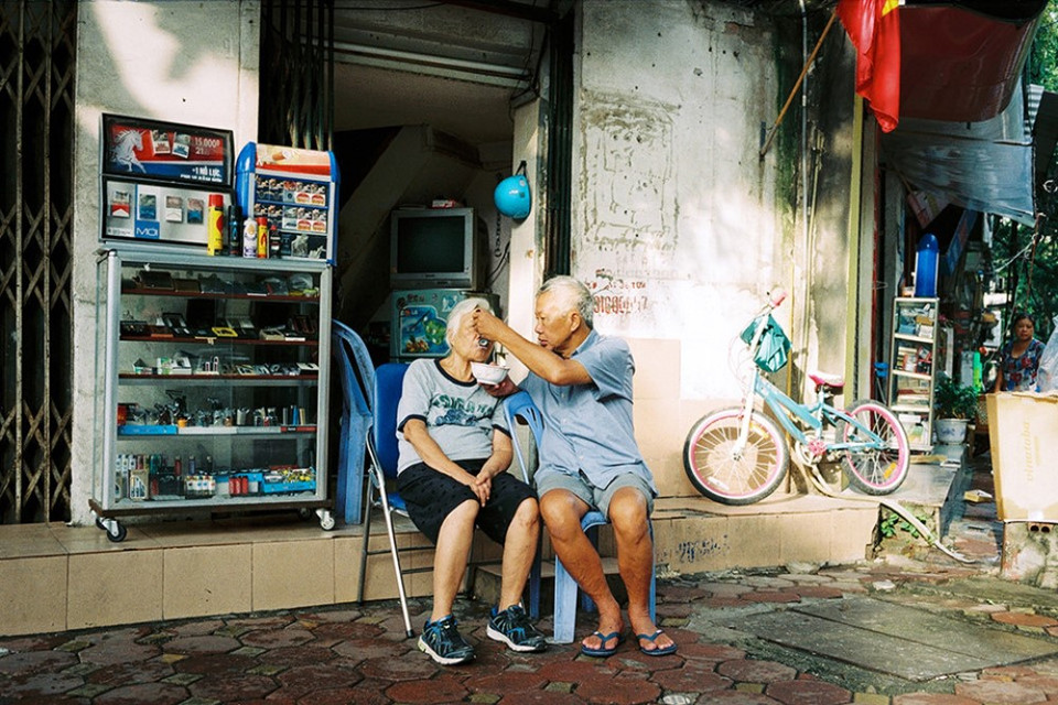 Những góc phố thân quen, cổ kính, những sinh hoạt đường phố sống động, những mảng màu phố đa dạng… là chất liệu sáng tác bất tận với giới nhiếp ảnh. (Ảnh: BTC cung cấp)