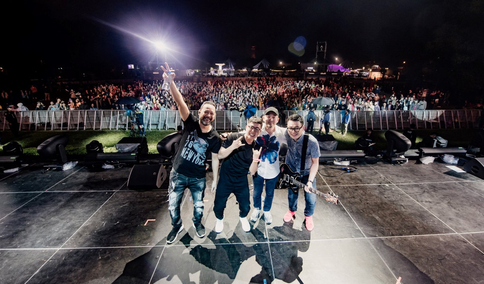 Ban nhạc Lu.Tre.Chau bao gồm các nghệ sỹ kỳ cựu: nhạc công keyboard Nguyễn Quốc Trung, trưởng nhóm Trần Thái Châu, tay trống Yvol Ênuôi và guitarist Trương Nam Phong. Lu.Tre.Chau theo đuổi dòng nhạc electro rock - một dòng nhạc khá mới và lạ trên thị trường, kết hợp với tính thể nghiệm. 