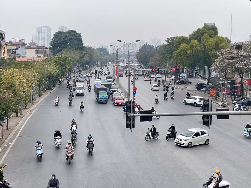 Ghi nhận trên đường Ngọc Hồi hướng đi Quốc lộ 1A (cũ) thông thoáng lúc 16 giờ. (Ảnh: PV/Vietnam+)