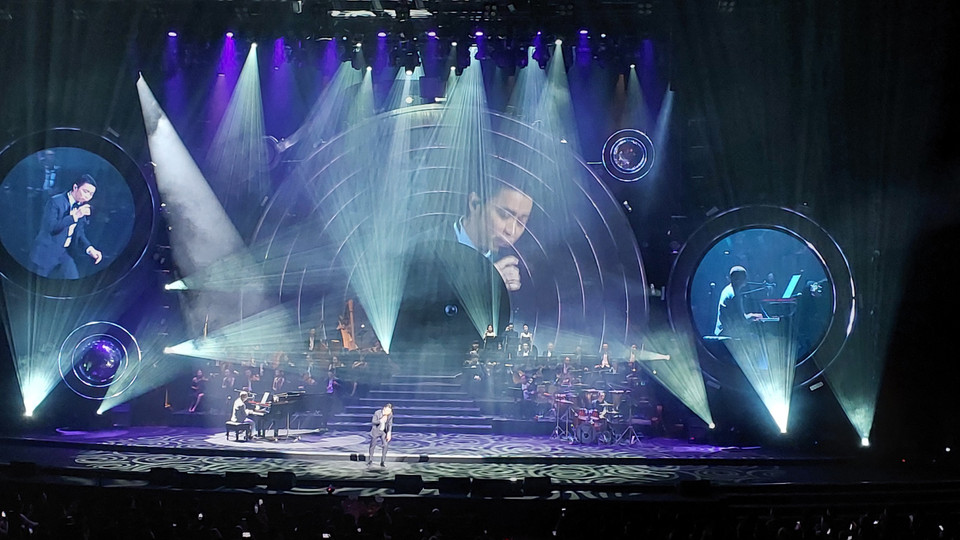 Lân Nhã mang đến sự da diết, cảm xúc với bản hit 'Katy, Katy' và ca khúc 'Quê xa' mà Đức Trí rất yêu thích. (Ảnh: Minh Thu/Vietnam+)