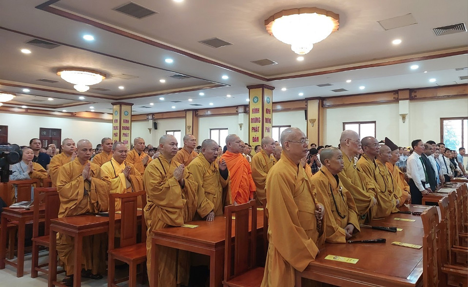 Đại lễ Phật đản có sự tham dự của đông đảo tăng ni, Phật tử, lãnh đạo Đảng và Nhà nước. (Ảnh: Minh Thu/Vietnam+)