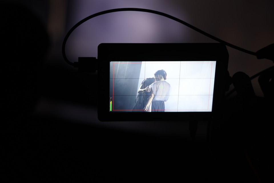 Biên đạo múa, Nghệ sỹ Nhân dân Trần Ly Ly đánh giá cao màn thể hiện của các diễn viên và tư tưởng đi từ truyền thống đến hiện đại, hay tư tưởng tìm thấy hiện đại trong truyền thống của nhóm nghệ sỹ. Bà cũng nhận xét vở diễn đã đạt đến tầm quốc tế. (Ảnh: Minh Anh/Vietnam+)