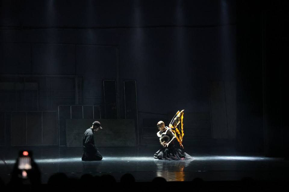 Dự án "Đối diện với vô cùng" cũng nhận được sự bảo trợ và đồng hành từ Sở Văn hóa Thành phố Hà Nội, Ban Quản lý Hồ Hoàn Kiếm và phố cổ Hà Nội, Khoa múa trường Đại học Văn hóa Nghệ thuật Quân Đội, FOD Collective Studio. (Ảnh: Minh Anh/Vietnam+)