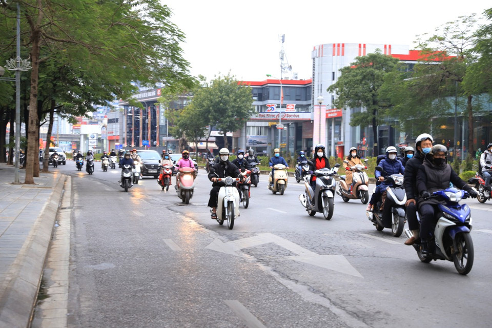 Tại nút giao Lê Văn Lương-Hoàng Minh Giám-Nguyễn Tuân các phương tiện đều di chuyển thuận lợi. (Ảnh: Hoài Nam/Vietnam+)