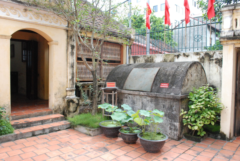 Sau lần đó, gia đình và nhân dân địa phương còn vinh dự được đón Bác về thăm vào ngày 24/11/1946 sau khi Bác đi dự khai mạc Hội nghị Văn hoá Toàn quốc. Di tích nhà cụ An gồm có các hạng mục: Cổng, sân, nhà lưu niệm Bác Hồ... (Ảnh: PV/Vietnam+)