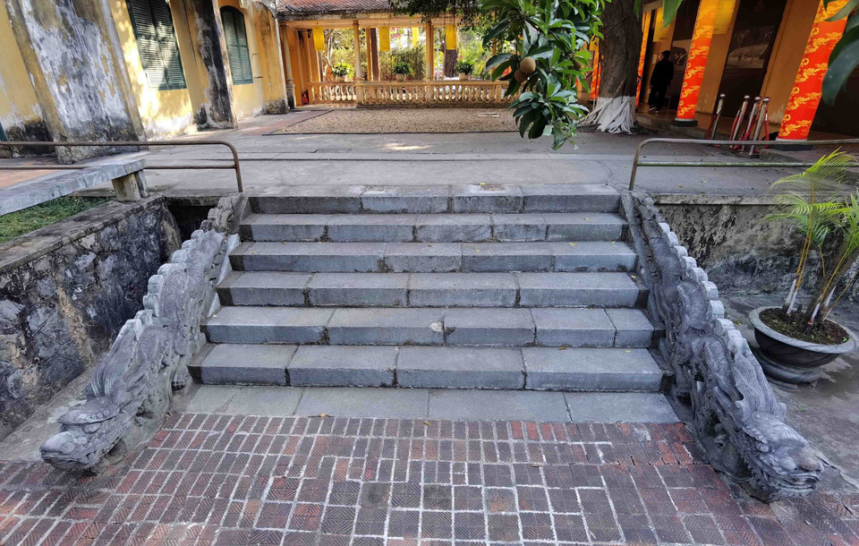 Hình ảnh của rồng thường được gắn liền với bậc đế vương để thể hiện quyền uy, mang năng lực tâm linh siêu nhiên. Rồng được nhìn thấy trên ấn tín, hoàng bào hay đồ dùng của vua. (Ảnh: CTV/Vietnam+)