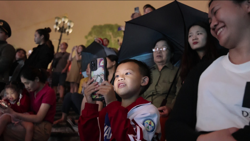 Nhận thấy show diễn nhận được sự ủng hộ và quan tâm lớn, nhà quản lý nơi đây đang có những tính toán tiếp theo để tiếp tục khai thác sản phẩm du lịch đặc sắc này. Các phương án gồm tiếp quản show từ đơn vị tư nhân, thực hiện xã hội hóa để giảm gánh nặng chi phí... (Ảnh: Minh Anh/Vietnam+)