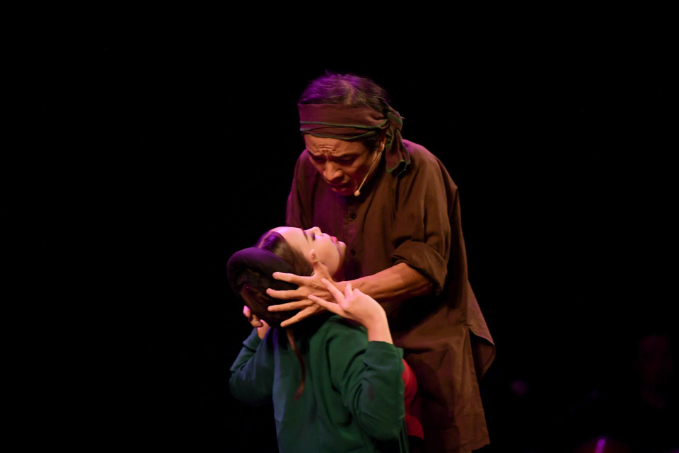 Trích đoạn kịch tập trung làm nổi bật sự đấu tranh khốc liệt của phần hồn và phần xác, cũng là cuộc đấu tranh của cái đẹp, cái thanh tao với những thứ tầm thường, xấu xa trong cuộc đời.(Ảnh: PV/Vietnam+)