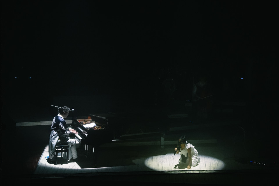 Nữ ca sỹ chia sẻ rằng kịch bản chương trình được xây dựng từ những kỉ niệm giữa cô và cố nhạc sỹ Trịnh Công Sơn. (Ảnh: CTV/Vietnam+)