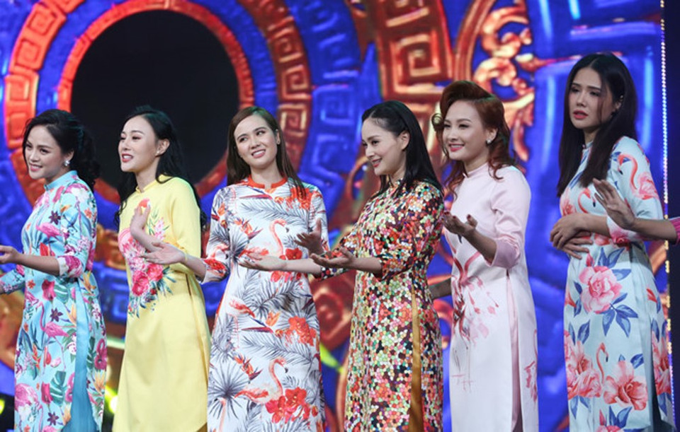 Các diễn viên nữ xuất hiện mỗi người một vẻ trong tà áo dài đón Xuân. (Ảnh: VFC)