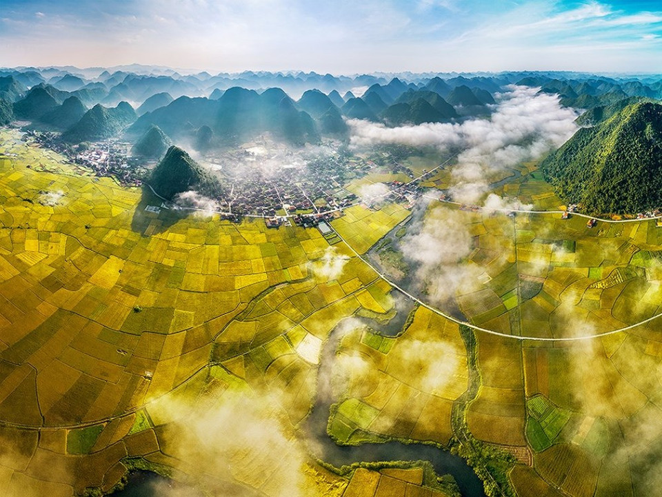 Triển lãm Ảnh nghệ thuật Việt Nam 2018 sẽ diễn ra từ ngày 30/10-8/11 thành phố Hạ Long (Quảng Ninh). 'Mùa vàng Bắc Sơn' (tác giả Bùi Vinh Thuận) là một trong 245 tác phẩm của 192 tác giả ở khắp mọi miền đất nước được giới thiệu tại chương trình lần này. (Nguồn ảnh: BTC)