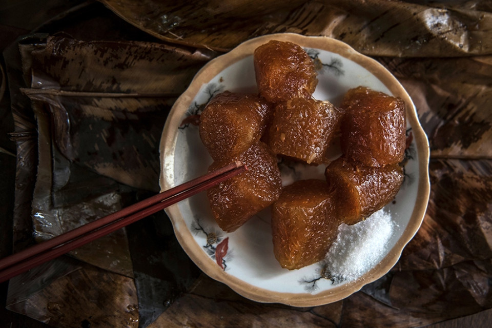 Những tác phẩm được trưng bày lần này thuộc hai chủ đề: 'Hạ Long-Quảng Ninh-Góc nhìn mới' và 'Sáng tác tự do.' Bộ ảnh 'Bánh gio làng Phong Cốc' của tác giả Hoàng Ngọc Thạch giành giải Khuyến khích ở chủ đề 'Hạ Long-Quảng Ninh-Góc nhìn mới.' (Nguồn ảnh: BTC)