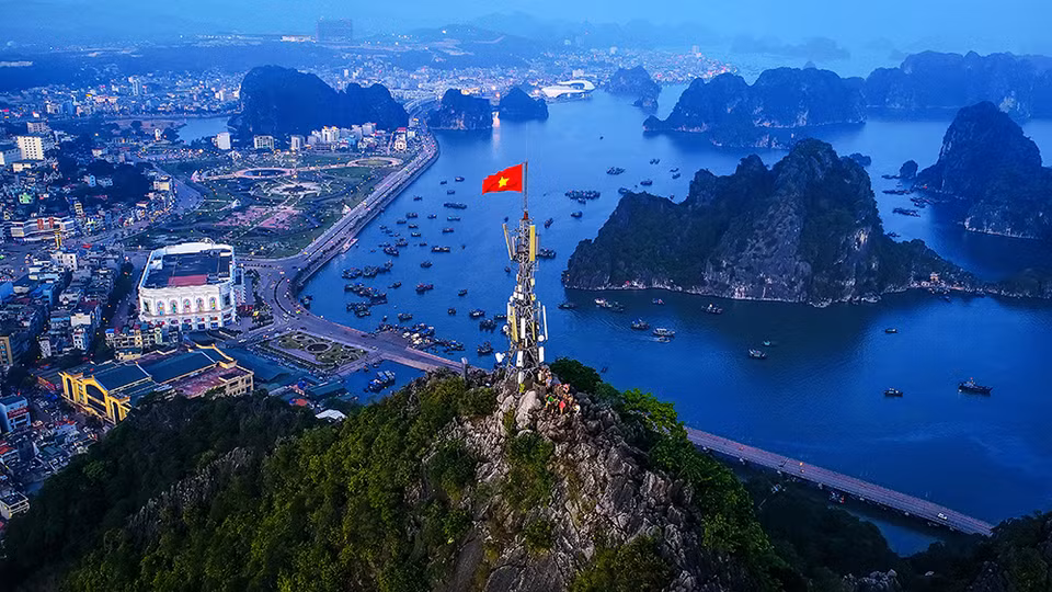 'Hạ Long nhìn từ trên cao.' (Nguồn ảnh: BTC)