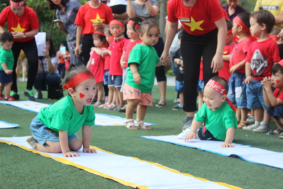 Thậm chí không thèm thi mà ngồi... ngắm đối thủ. (Ảnh: PV/Vietnam+)