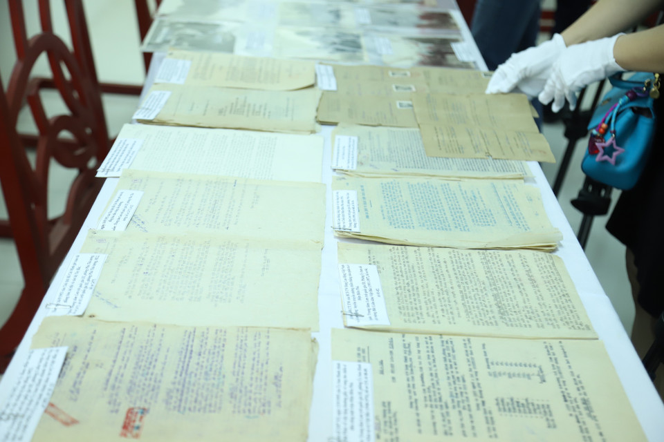 Khối tài liệu lưu trữ về Hội nghị Geneve bao gồm những tài liệu, hình ảnh về hoàn cảnh lịch sử, diễn biến, kết quả Hội nghị, tác động và quá trình thực thi hiệp định; dư luận thế giới đối với Hội nghị, sự ủng hộ của bạn bè quốc tế đối với Việt Nam. (Ảnh: PV/Vietnam+)