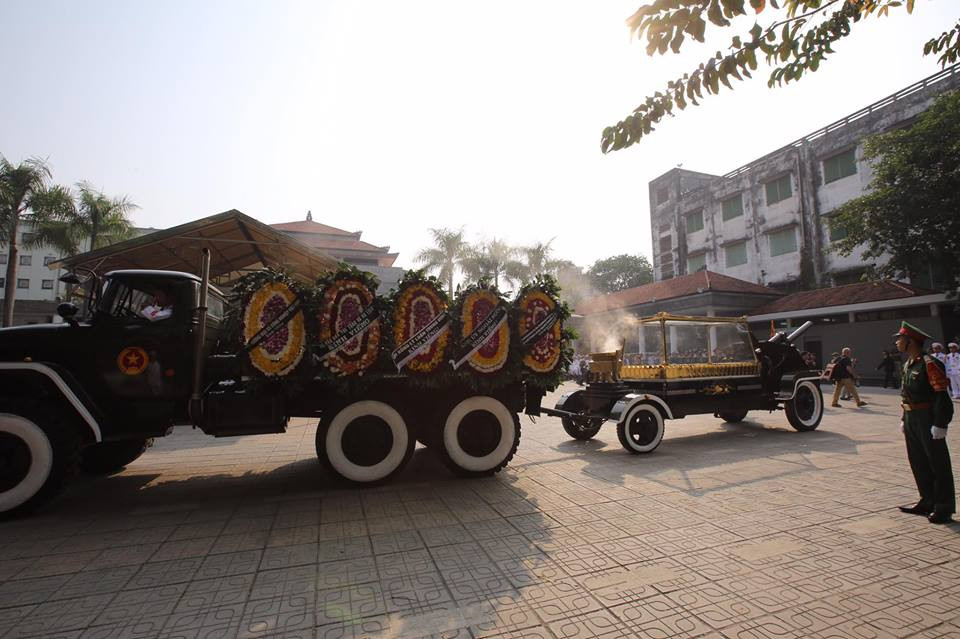 Lực lượng chuẩn bị cho lễ truy điệu nguyên Tổng Bí thư Đỗ Mười (Ảnh: Minh Sơn/Vietnam+)