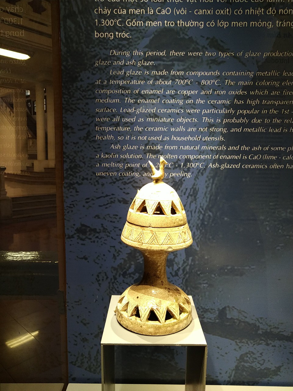 Cốc đốt hương thế kỷ 1-3. (Ảnh: Minh Thu/Vietnam+)