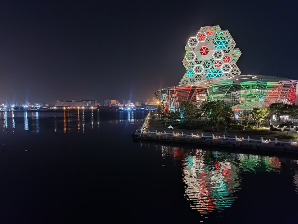 Nhà hát Gaucho cũng là điểm thu hút khách khi du lịch check in sống ảo. Hoàn thành vào 2021, nhà hát có hình như những bọt sóng, san hô và động vật thủy sinh. (Ảnh: PV/Vietnam+)