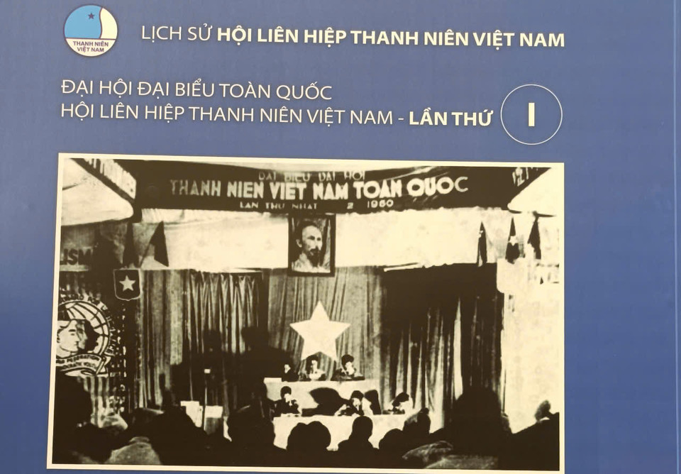 Triển lãm đã cung cấp cho người xem thông tin tổng thể về lịch sử hào hùng của Hội Liên hiệp thanh niên Việt Nam cũng như các kết quả nhiệm kỳ 2019-2024 và hướng tới giai đoạn 2024-2029, tự tin bước vào kỷ nguyên vươn mình đầy khát vọng và sáng tạo. (Ảnh: PV/Vietnam+)