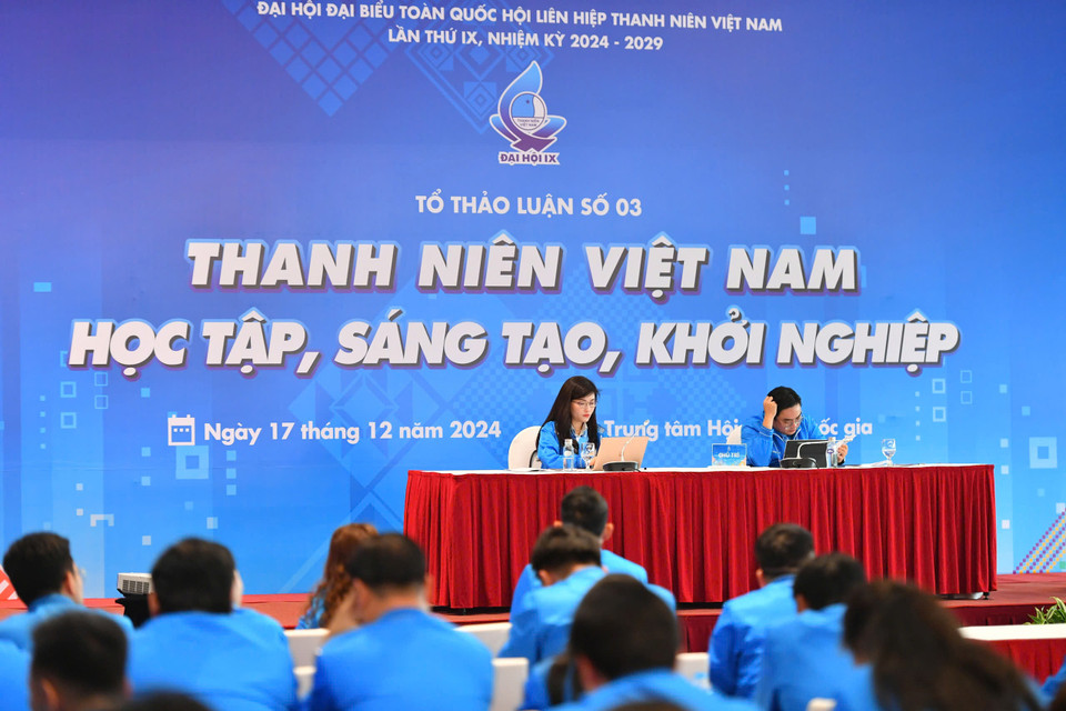 Trước đó, các đại biểu đã chia thành 6 tổ thảo luận về các chủ đề: yêu nước; bảo tồn, phát huy bản sắc văn hóa dân tộc; học tập, sáng tạo, khởi nghiệp; tình nguyện vì cộng đồng; đoàn kết, hội nhập, phát triển; xây dựng Hội Liên hiệp thanh niên Việt Nam vững mạnh. (Ảnh: PV/Vietnam+)