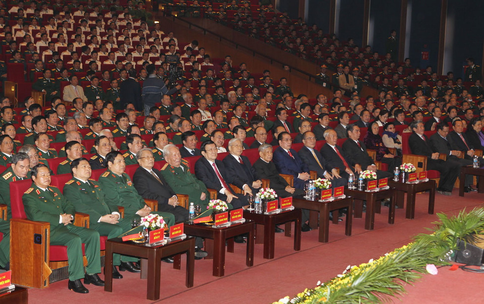 Các đồng chí lãnh đạo, nguyên lãnh đạo Đảng, Nhà nước và các đại biểu dự Lễ kỷ niệm. (Ảnh: Trí Dũng/TTXVN)