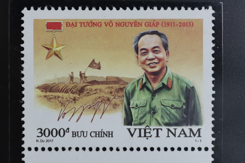 Năm 2017, Công ty phát hành con tem tri ân Đại tướng Võ Nguyên Giáp tại quê nhà Quảng Bình của ông. Trong tem là chân dung Đại tướng trên nền hình ảnh Đội Việt Nam Tuyên truyền giải phóng quân – Tổ chức tiền thân của Quân đội nhân dân Việt Nam. Đại tướng lần cuối ghé thăm chiến trường xưa năm 2004 trước khi qua đời vì tuổi cao sức yếu năm 2013.