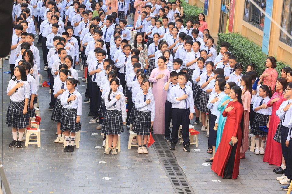 Năm học 2024-2025, Trường THCS và THPT Nguyễn Siêu có 1616 học sinh (THCS: 899, THPT: 717); 241 cán bộ, giáo viên, nhân viên cơ hữu trong đó có 34 người nước ngoài. (Ảnh: Hoài Nam/Vietnam+)