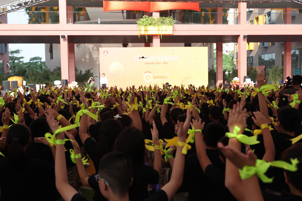 Theo chỉ đạo của Bộ Giáo dục và Đào tạo, lễ khai giảng sẽ diễn ra thống nhất trên cả nước vào sáng nay, ngày 5/9 với tinh thần chung là trang trọng nhưng gọn nhẹ, an toàn. (Ảnh: Minh Sơn/Vietnam+)
