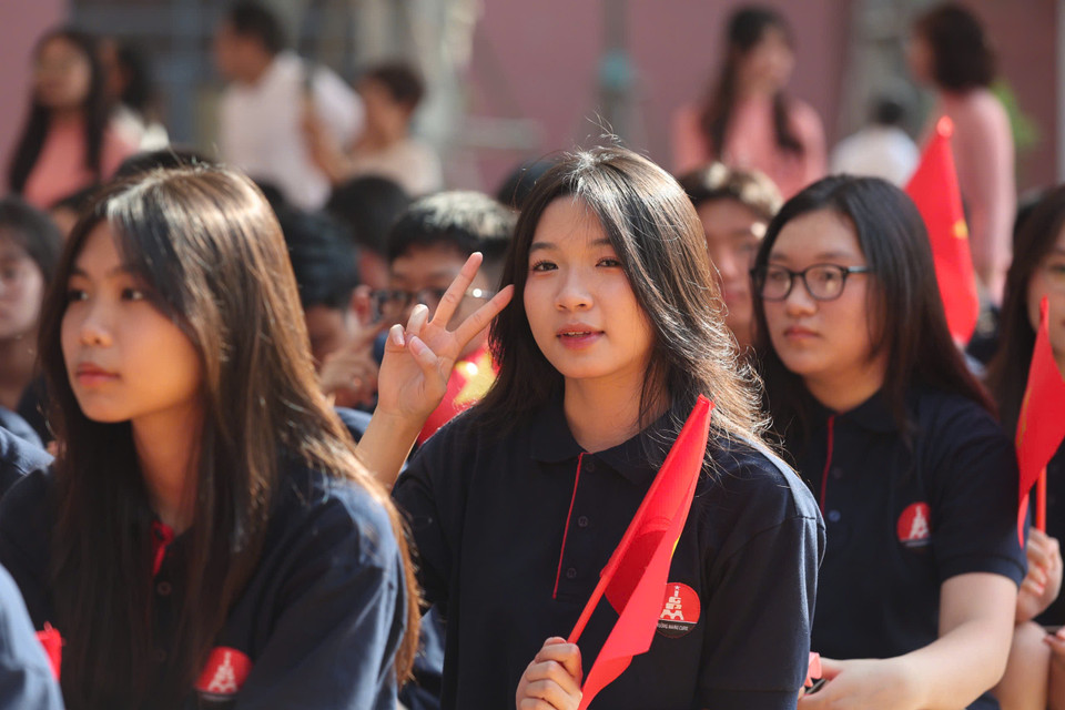 Nữ sinh trường Marie Curie. (Ảnh: Minh Sơn/Vietnam+)