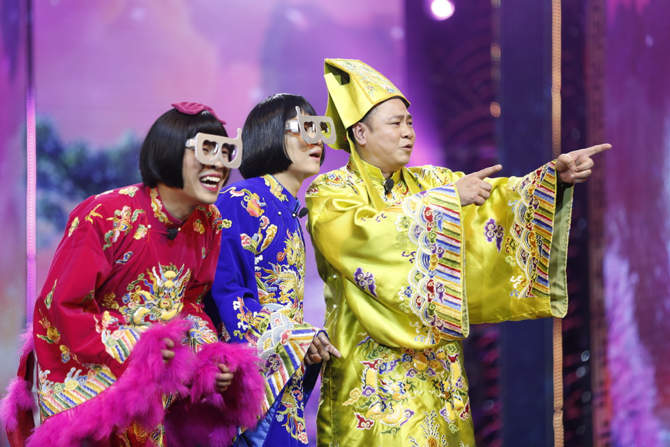 Ngoài ra, chương trình năm nay cũng đón trở lại những nghệ sỹ đã từng tạo được ít nhiều dấu ấn trong Táo Quân như Trung Ruồi, Đỗ Duy Nam, MC Thành Trung, nghệ sỹ ưu tú Tiến Minh, Dũng Hớn... (Ảnh: CTV/Vietnam+) 