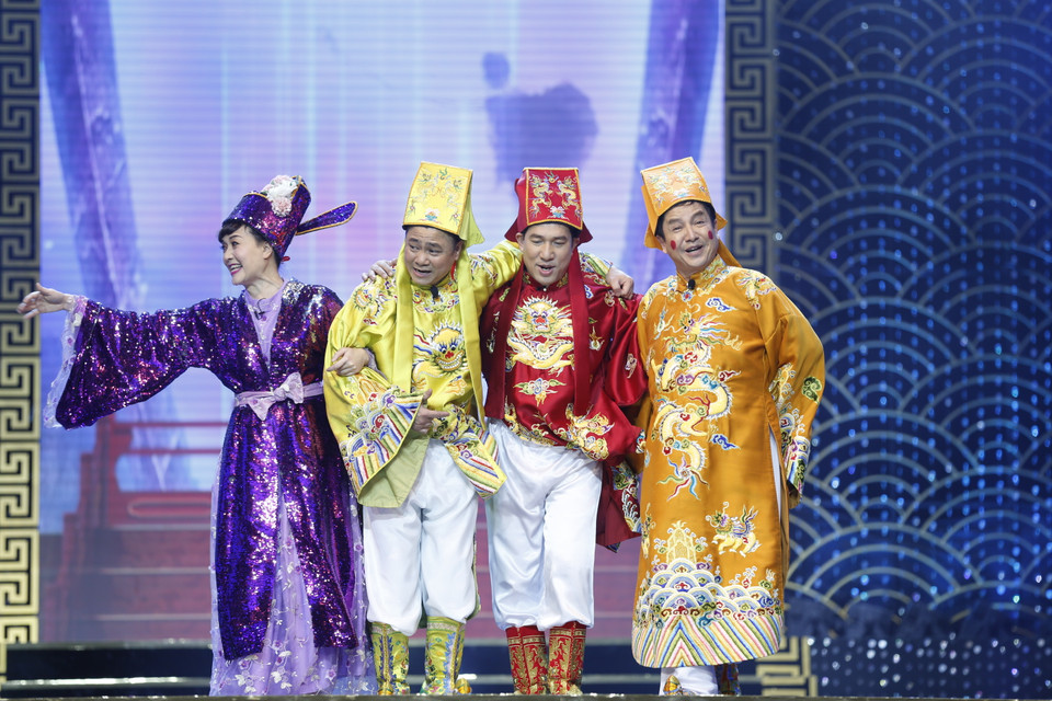  Sau 2 buổi ghi hình vào tối 7-8/1, chương trình sẽ được hoàn thiện hậu kỳ, hứa hẹn mang tới những điều thú vị cho khán giả trong buổi tối 30 Tết, tức ngày 21/1 tới. (Ảnh: CTV/Vietnam+) 