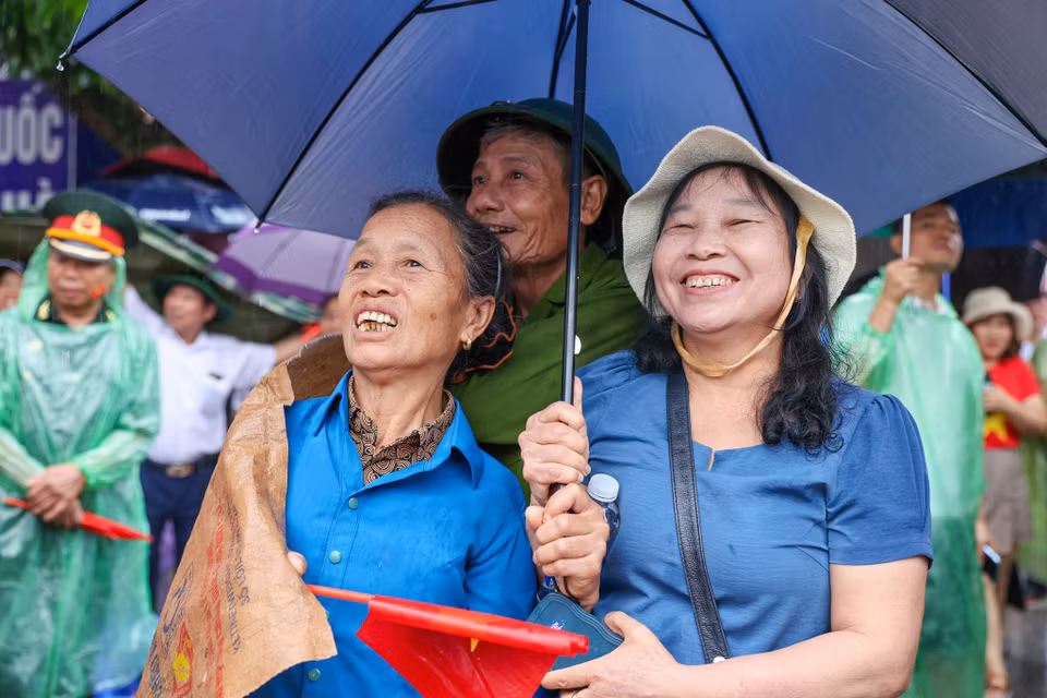 Dường như chính thời tiết bất lợi đã khẳng định tinh thần "gan không núng, chí không mòn" của vùng đất Điện Biên lịch sử. (Ảnh: Minh Sơn/Vietnam+)