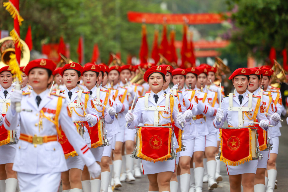 Khối nữ quân nhạc rạng rỡ. (Ảnh: Minh Sơn/Vietnam+)