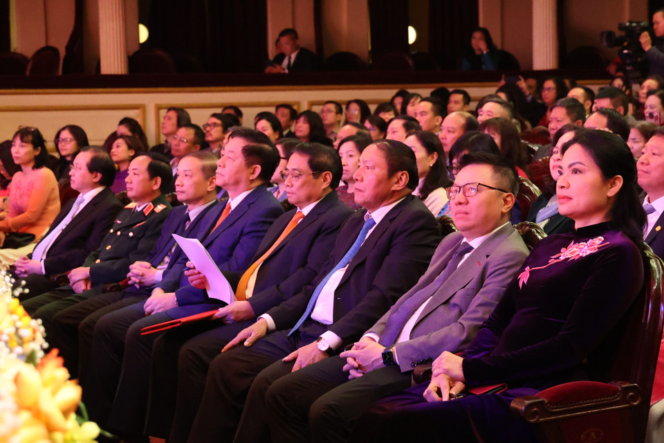 Đến dự chương trình có Thủ tướng Chính phủ Phạm Minh Chính; Bí thư Trung ương Đảng, Trưởng Ban Tuyên giáo Trung ương Nguyễn Trọng Nghĩa cùng các đồng chí lãnh đạo Đảng, Nhà nước, Mặt trận Tổ quốc Việt Nam, đại diện các ban, bộ, ngành Trung ương và địa phương. (Ảnh: Minh Anh/Vietnam+)