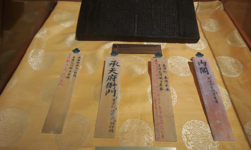 Lục đầu bài được các quan dùng để xin dâng tấu về việc gì đó. (Ảnh: Minh Thu/Vietnam+)