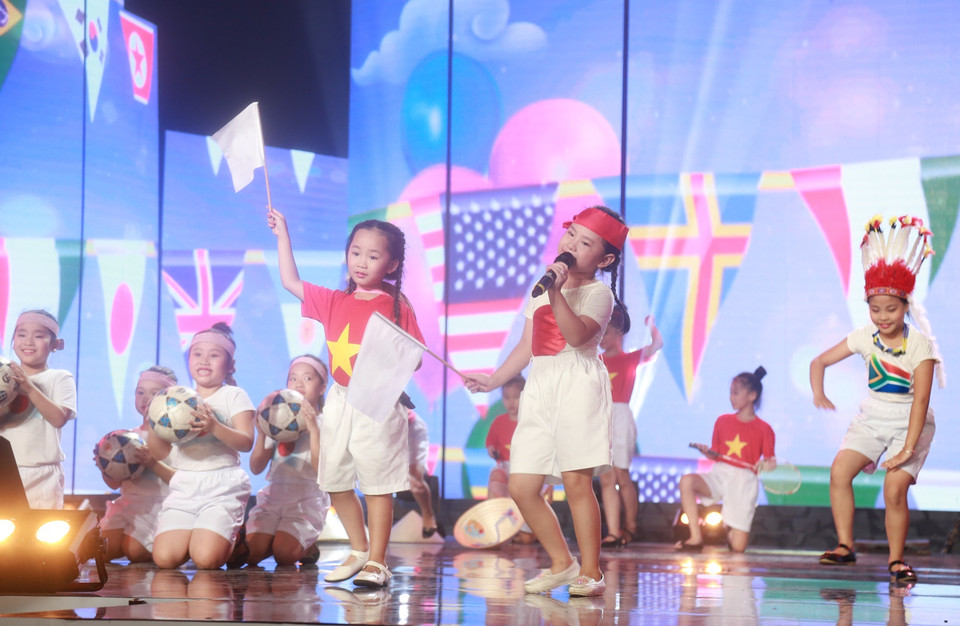 Cả Bảo Ngọc và Hiểu Linh đều được các vị giám khảo đánh giá là có giọng hát với cao độ tốt. (Ảnh: BTC)