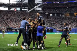Niềm vui của các cầu thủ Argentina với tấm vé vào chung kết World Cup 2026. (Ảnh: AFP/TTXVN)